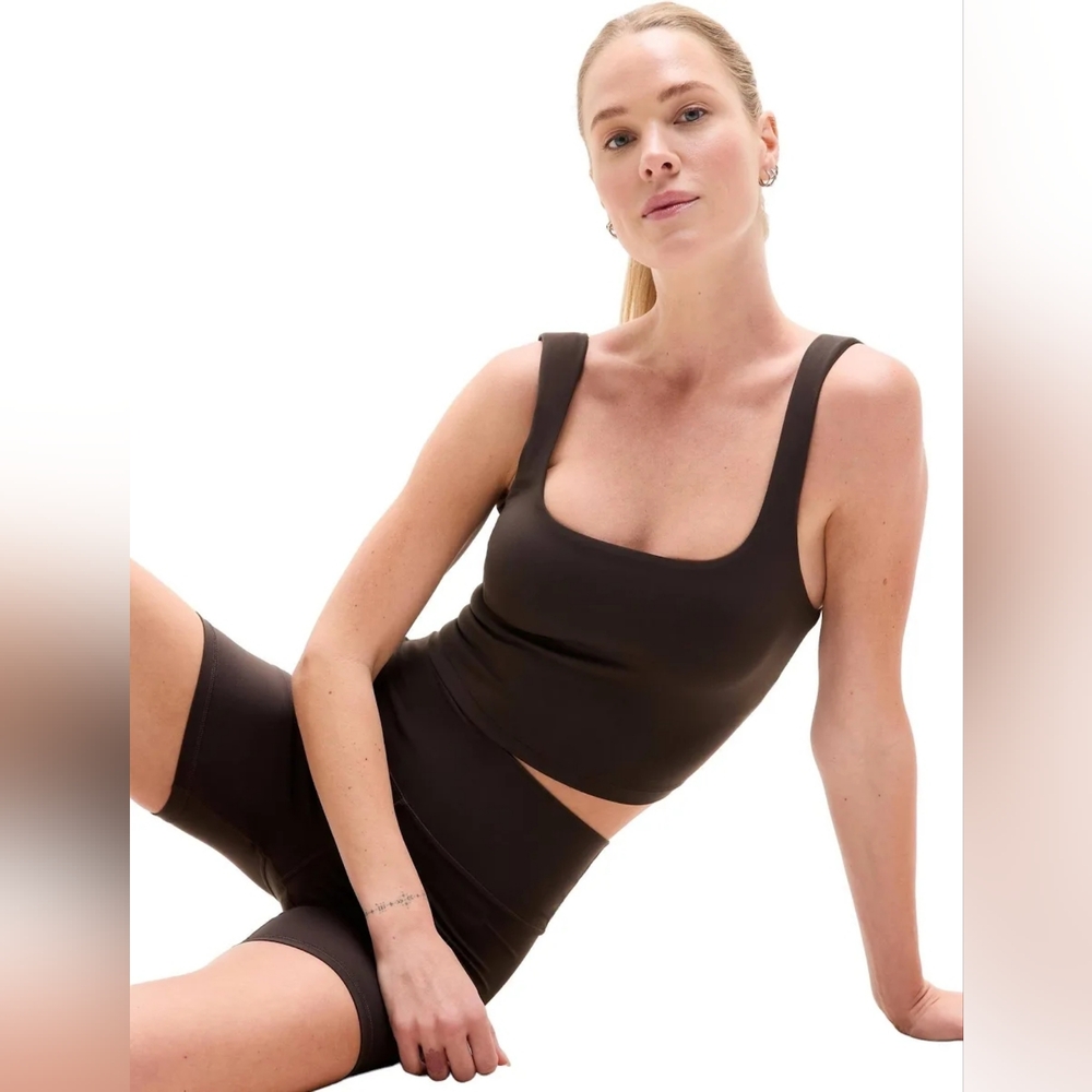 NWT Athleta Black Scoop Neck Longline Sports Bra